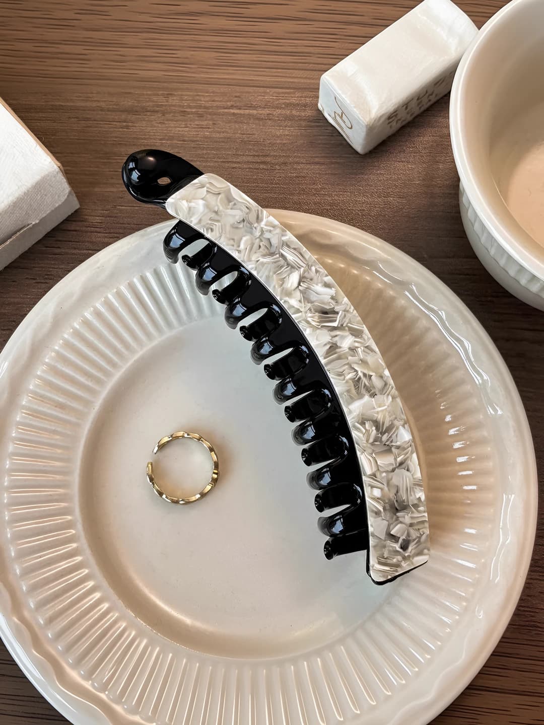 5# Katta banan klipsi [Bej naqsh] taxm. 13 sm