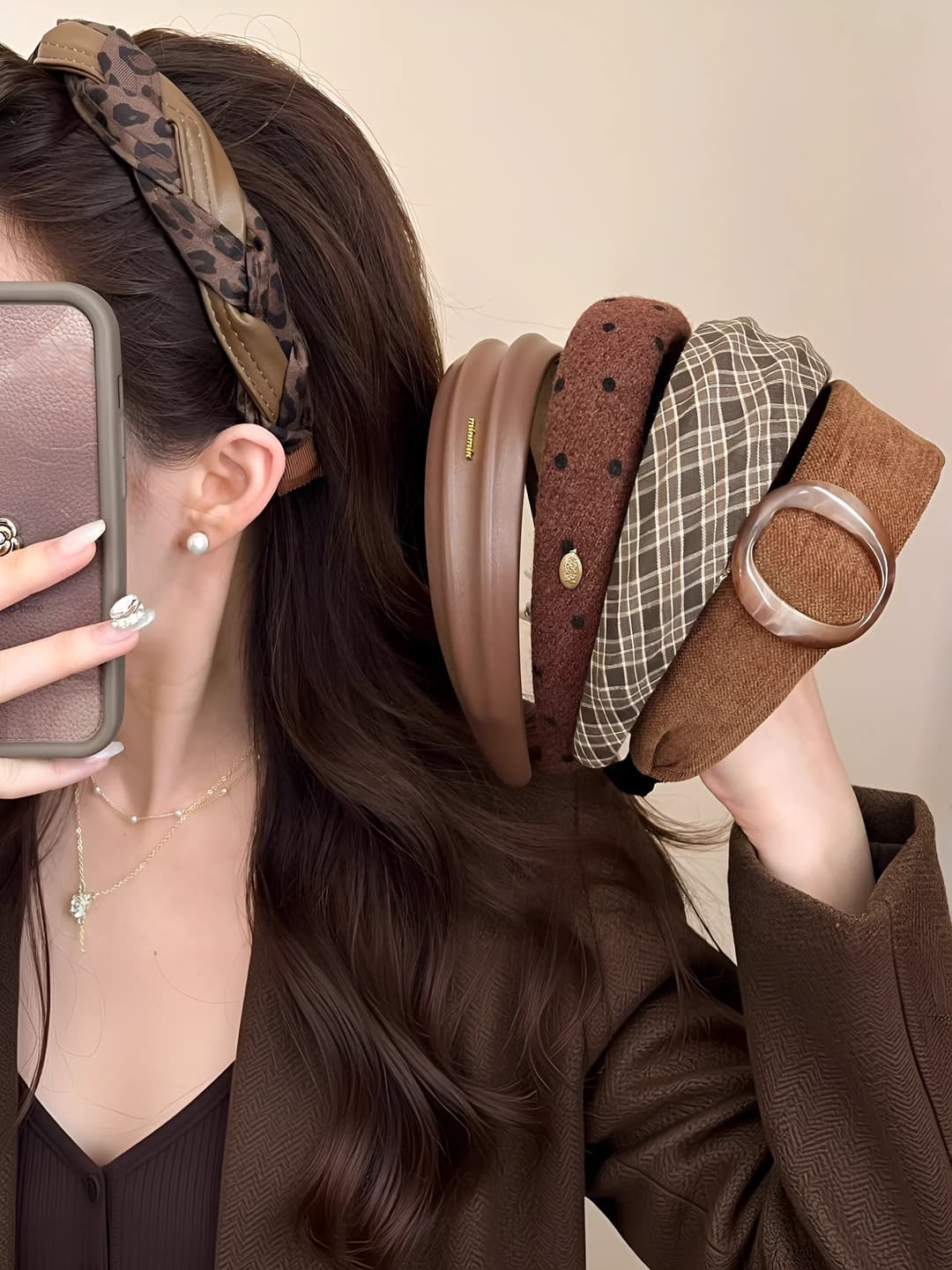 Women's autumn-winter headband 2026: coffee color, plastic, modern minimalism