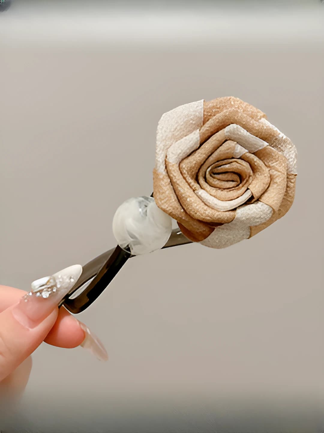 Milk tea, dried rose