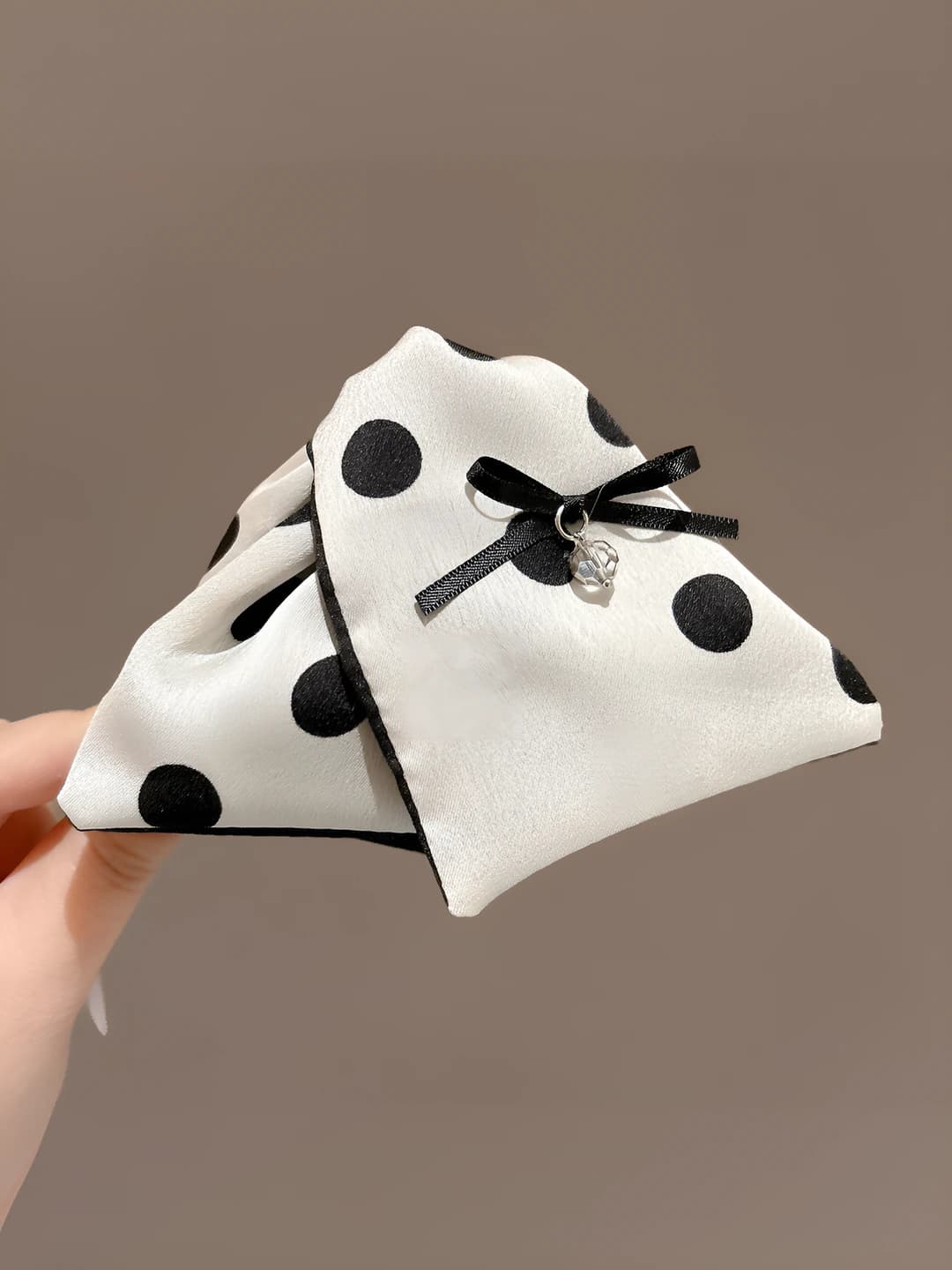2# White with black dots, 12 cm