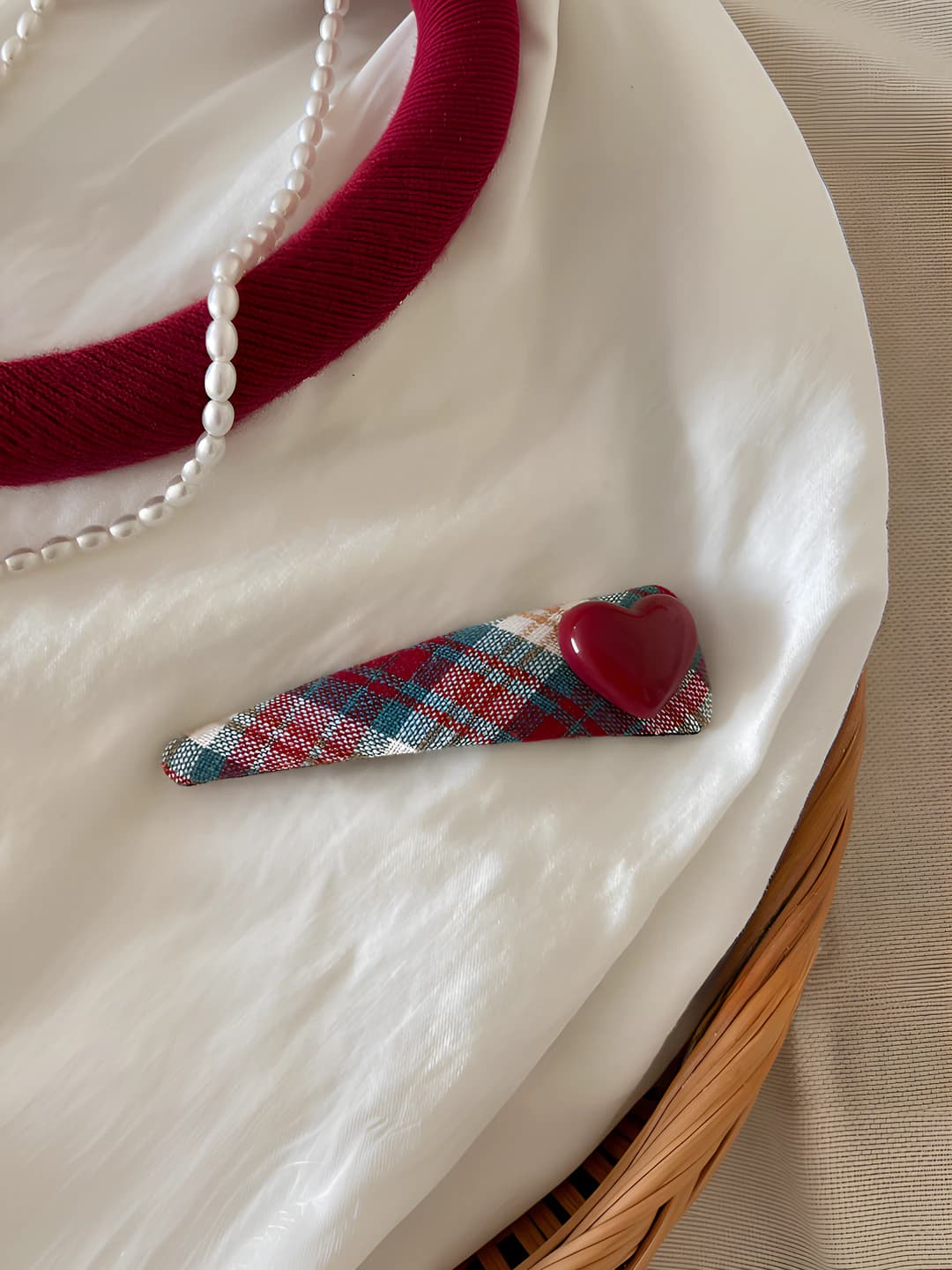 Triangle hair clip