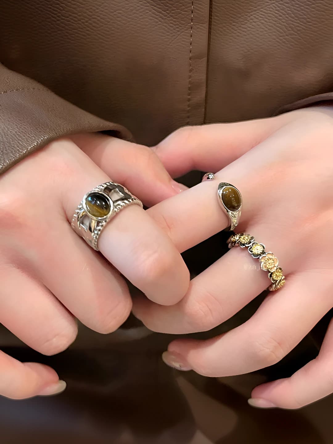 Women's wide ring with retro flowers and tiger eye stone, old money style design, autumn-winter