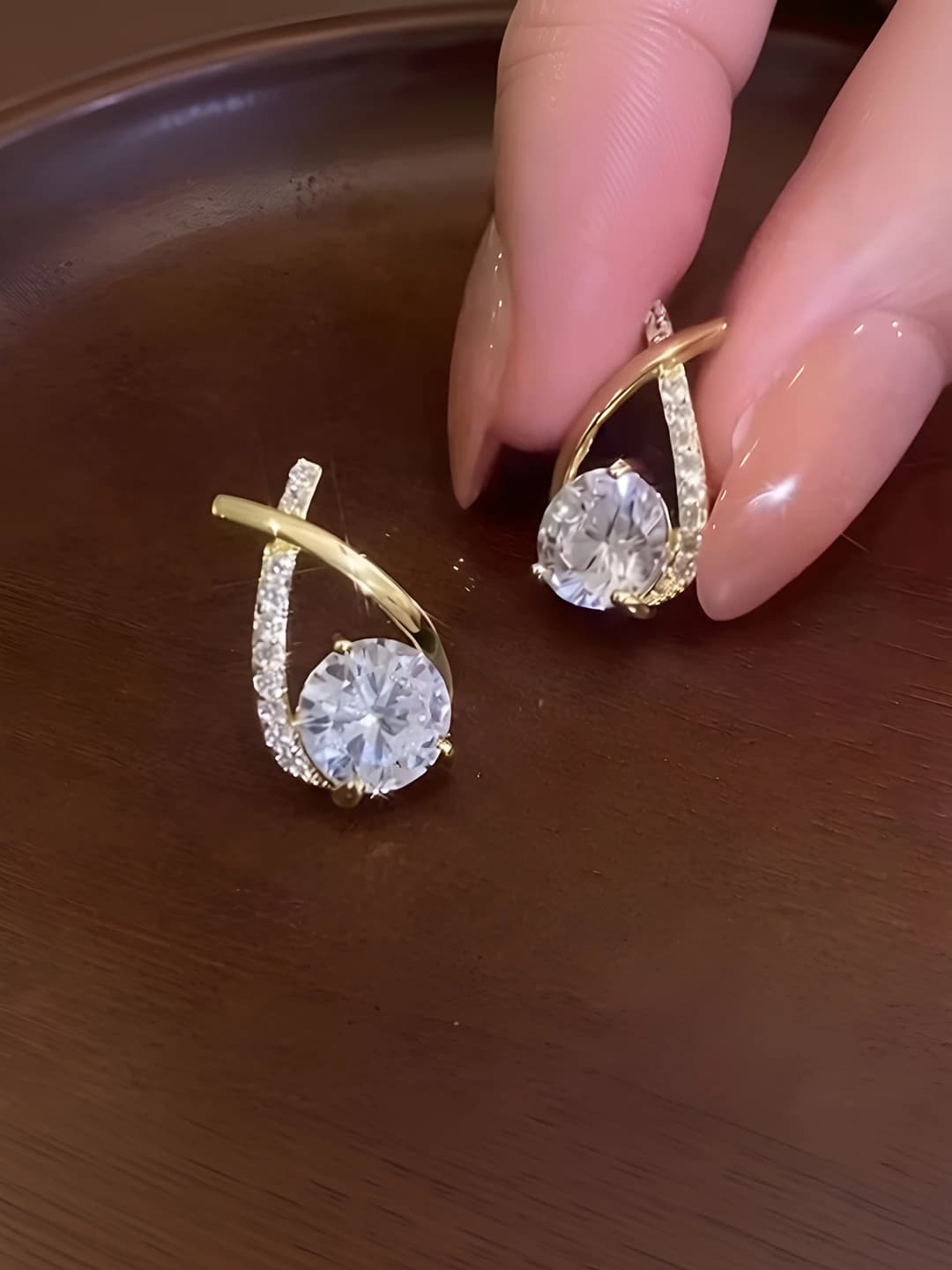 Women's geometric cross zircon and diamond earrings with 925 silver post, light luxury style, with fringe