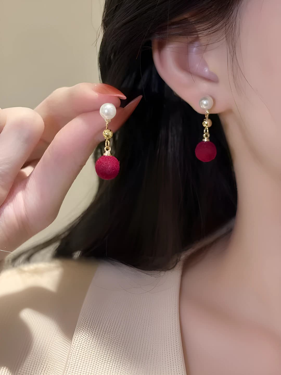 Red lantern stud earrings