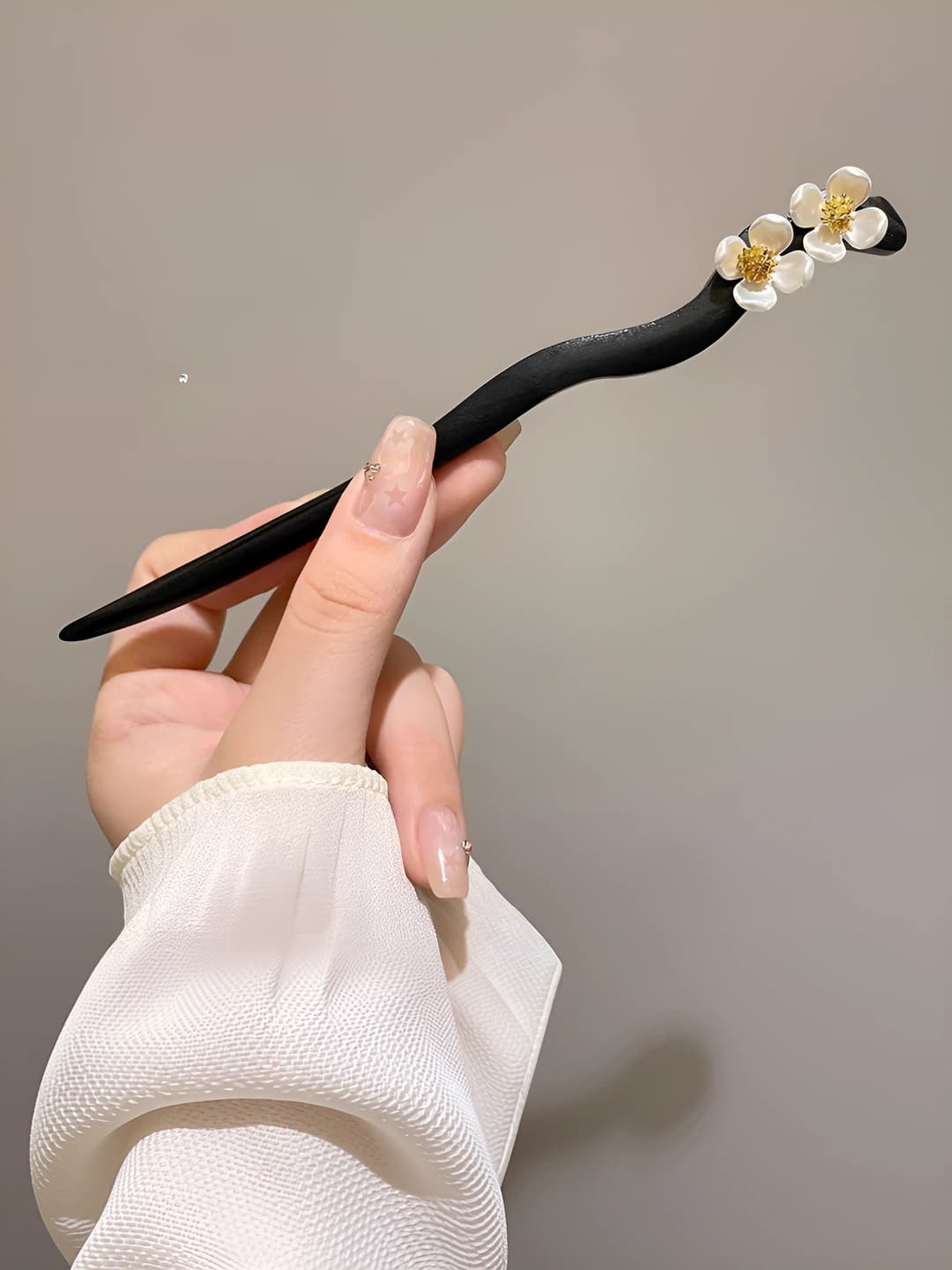4# Two-flower hairpin