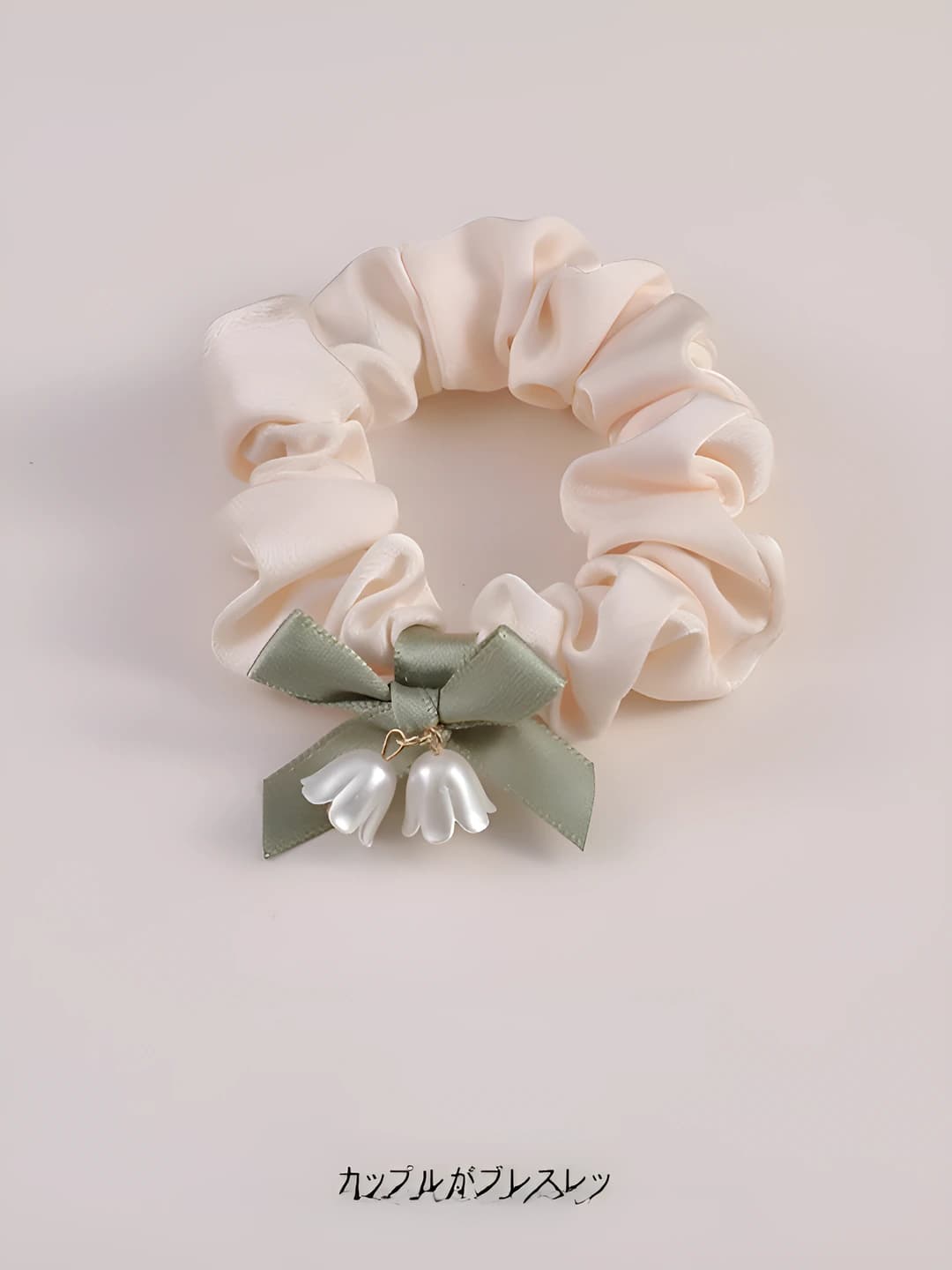 1# Beige floral bow