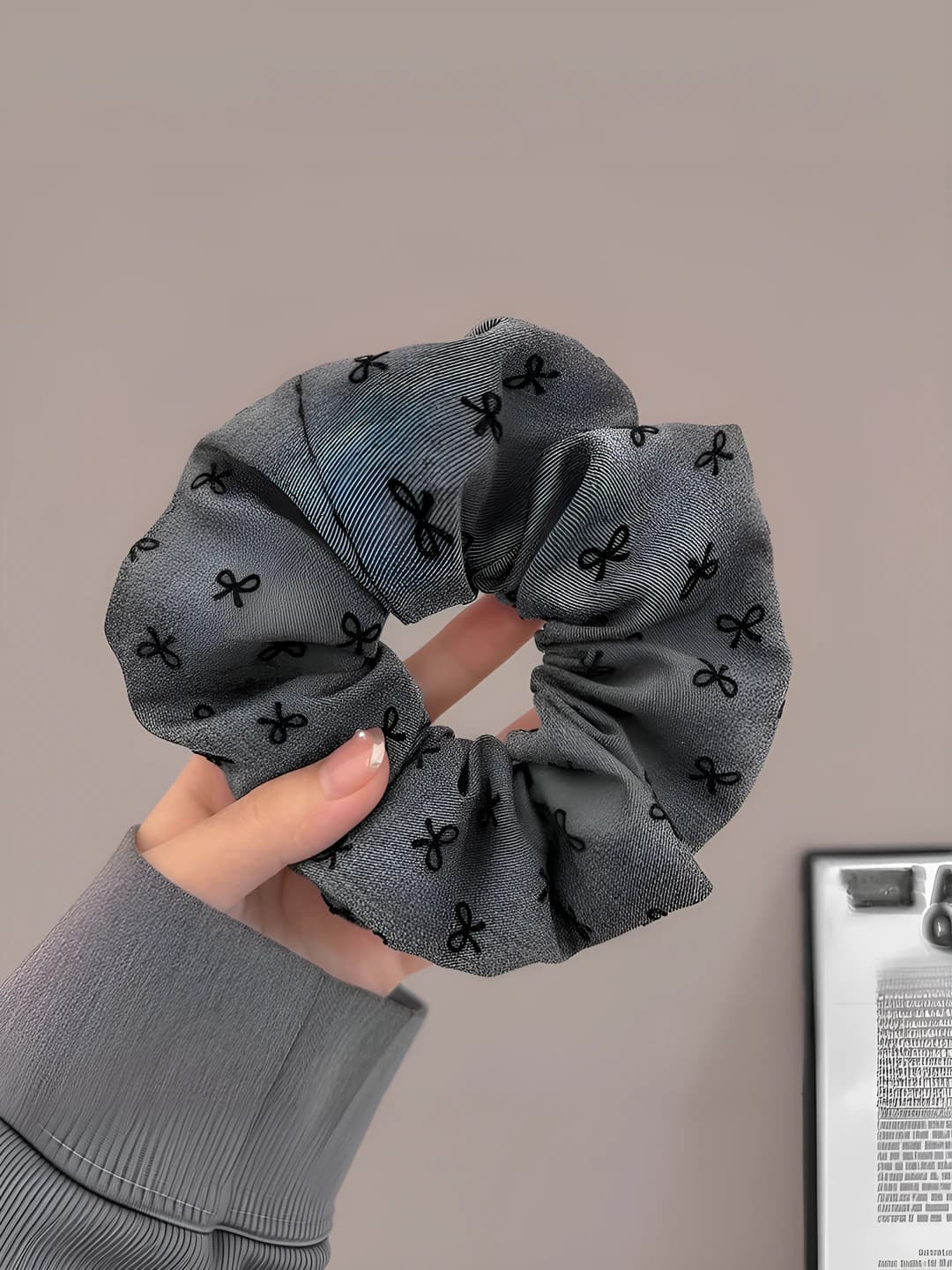 2# Grey bow