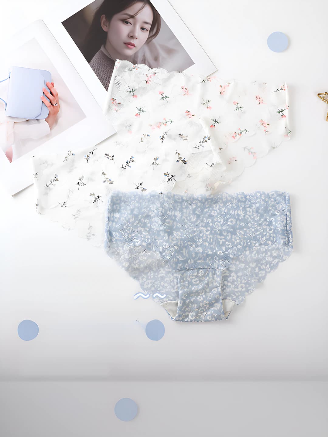 Women's lace floral briefs, seamless, mid-waist, all-season, breathable, quick-dry, high-stretch wavy edge