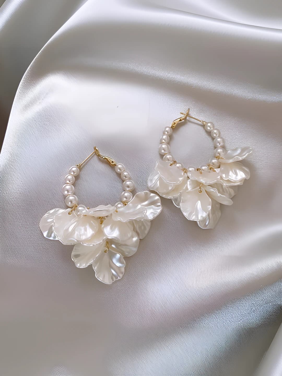 Pearl floral fringe earrings