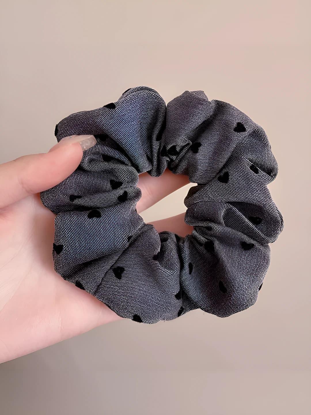 Серый с сердцем, 12 см