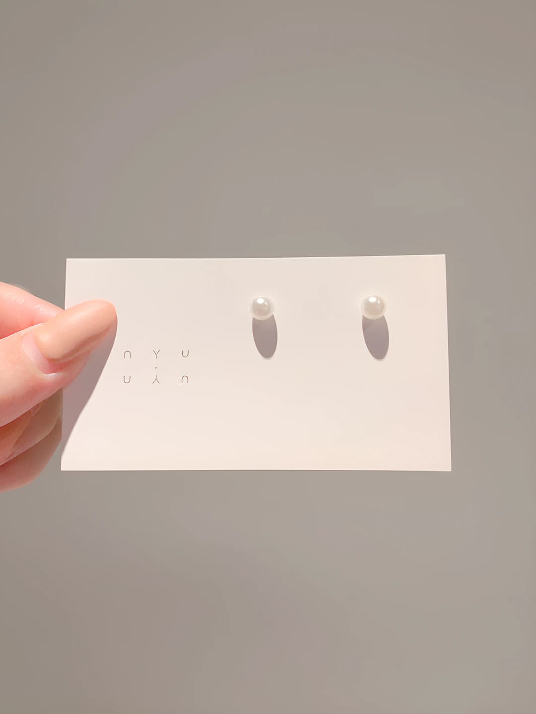 35# Pearl studs