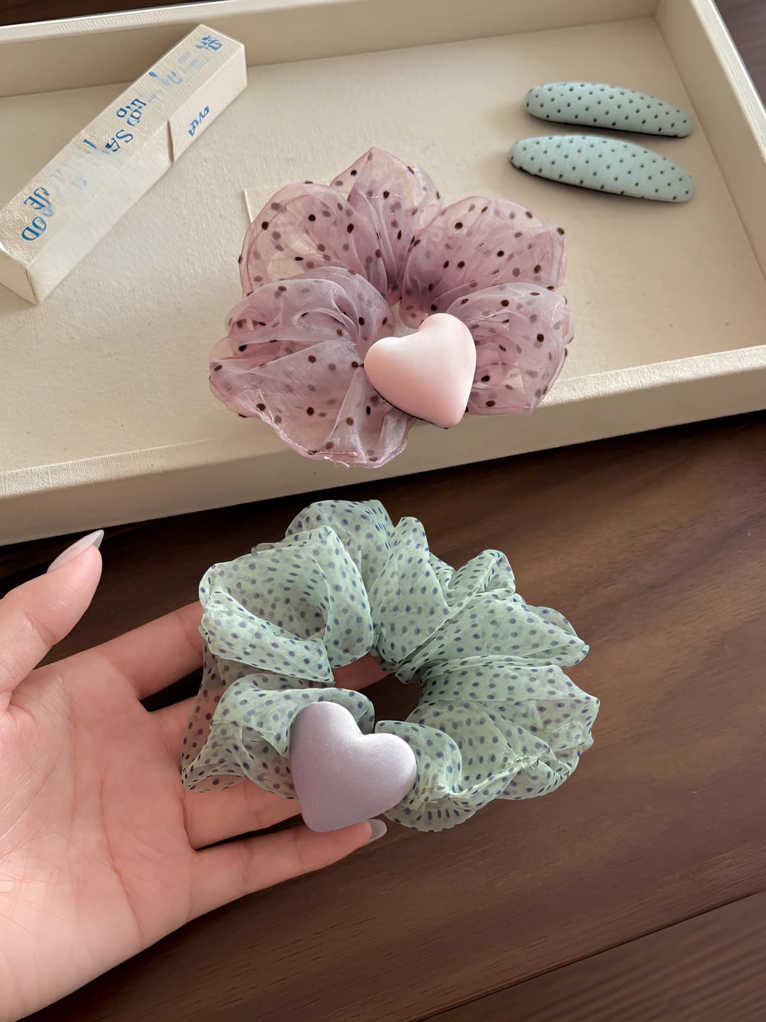 Women's stretchy mesh hair scrunchie with polka dots and hearts, Korean style