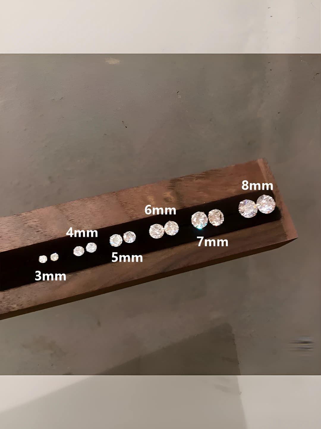 6# Large zircon studs 8mm