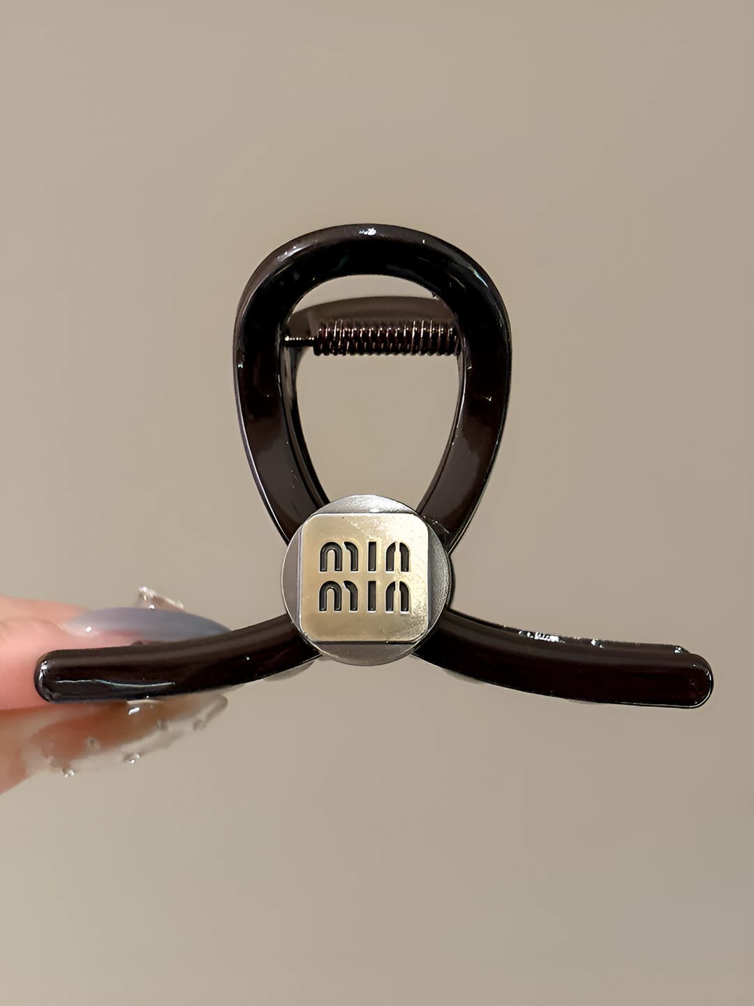 Chocolate brown, medium 8 cm