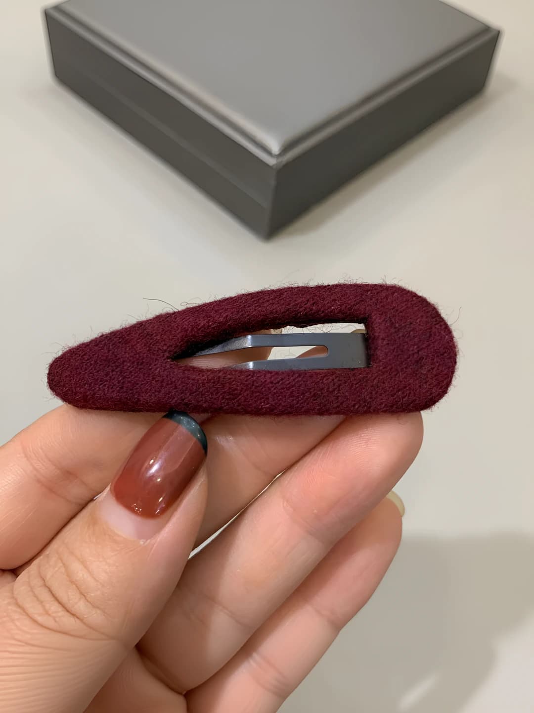 Teardrop, wine red [len. 7.5 cm]