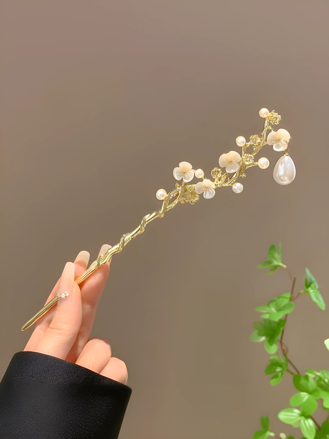 79# Marvarid guli poyasi soch qirqishi - oltin rang (qoplamada)
