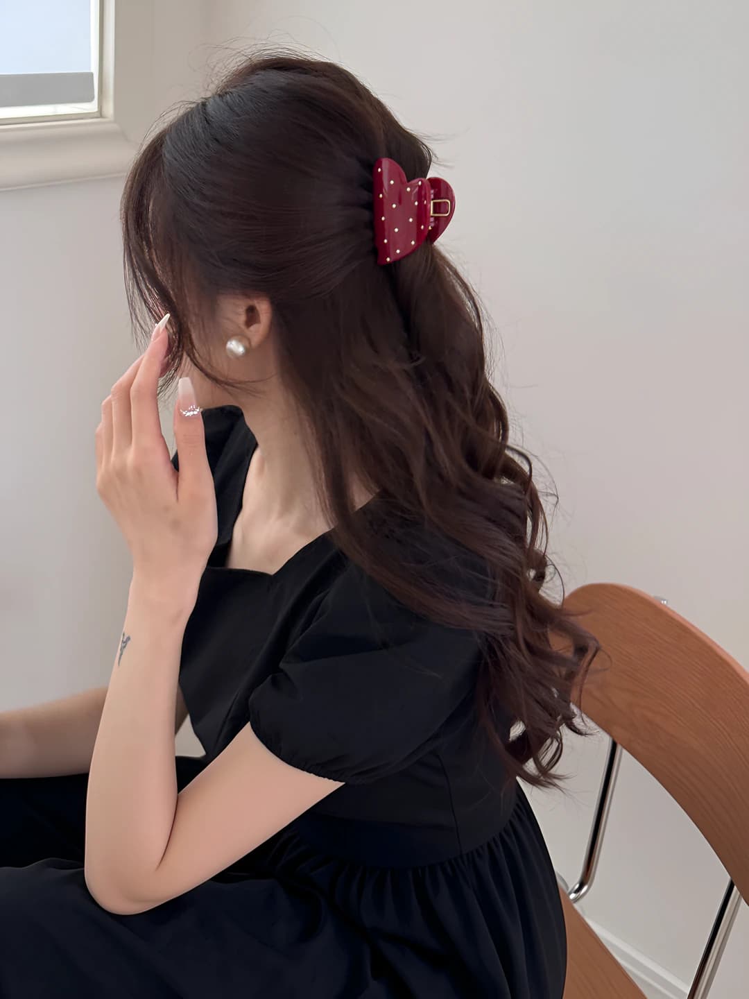 Ayollar uchun retro qizil dogli yurak shaklidagi soch toʻgʻnagʻichlari va taroqlar