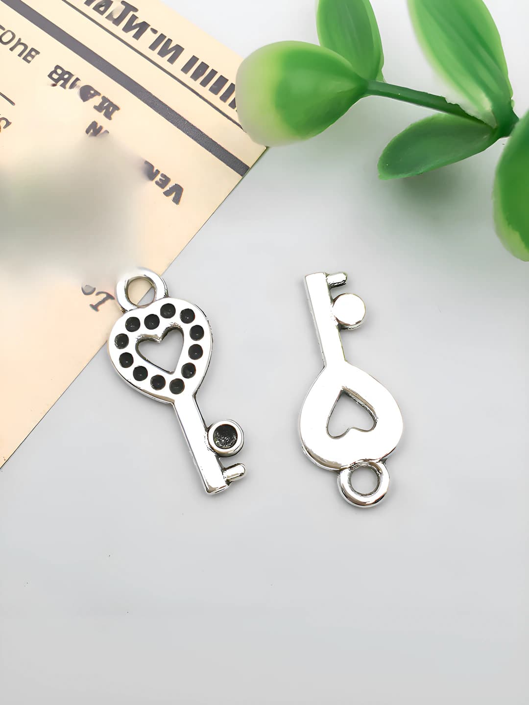 1 pc antique silver heart key 9x21mm-0.9g