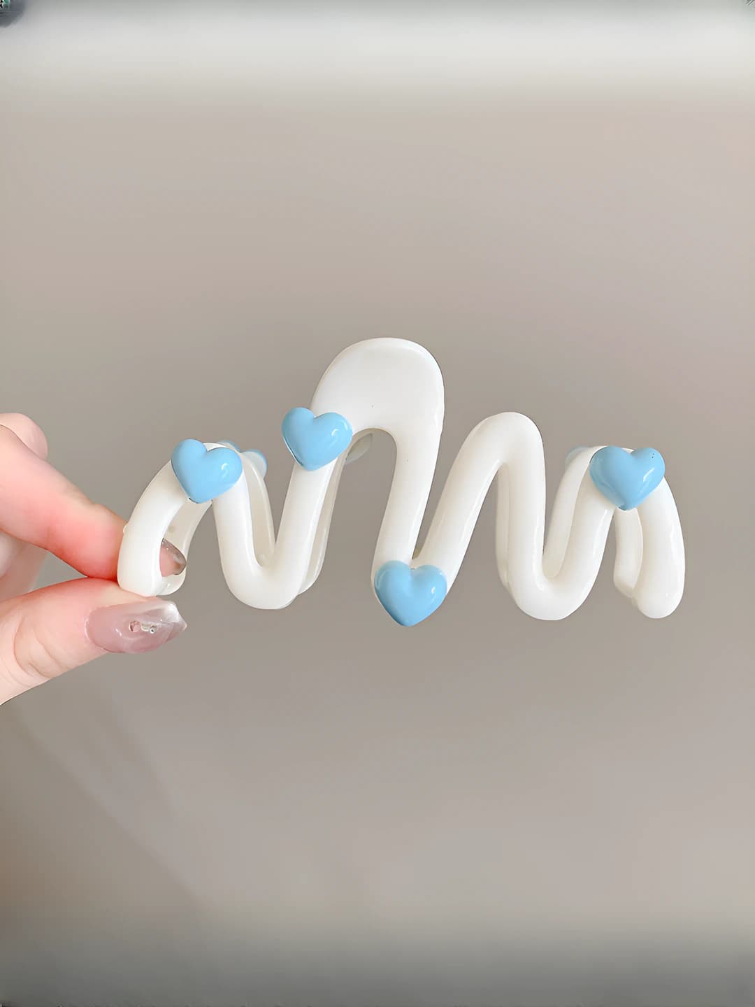 2# Beige heart wave clip 11 cm