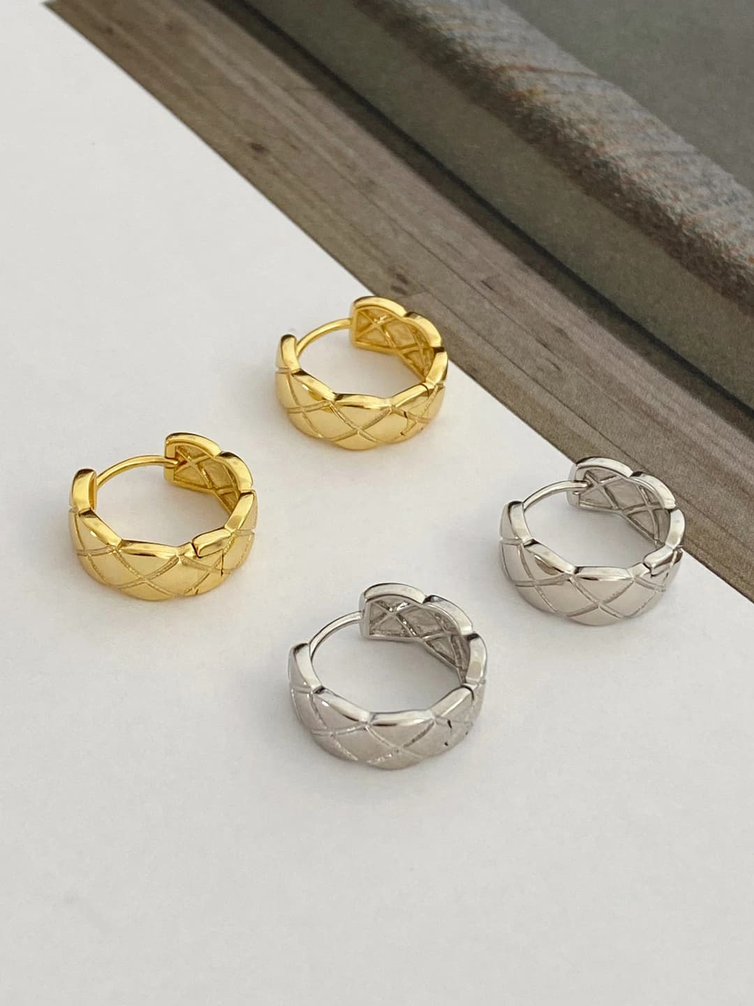 Women's gold square quilted hoop earrings