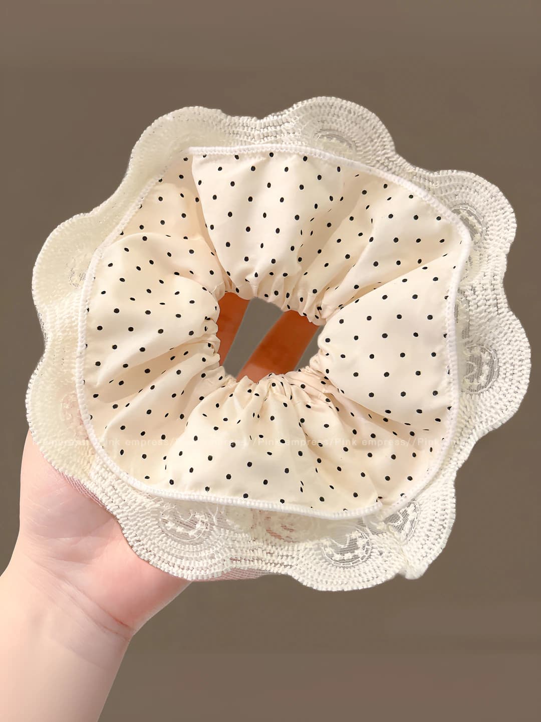 3#White polka dot lace scrunchie approx. 16 cm