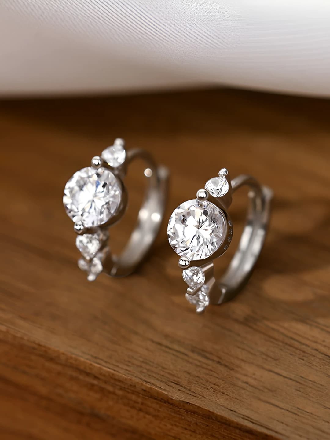 Multi-diamond earrings — White gold
