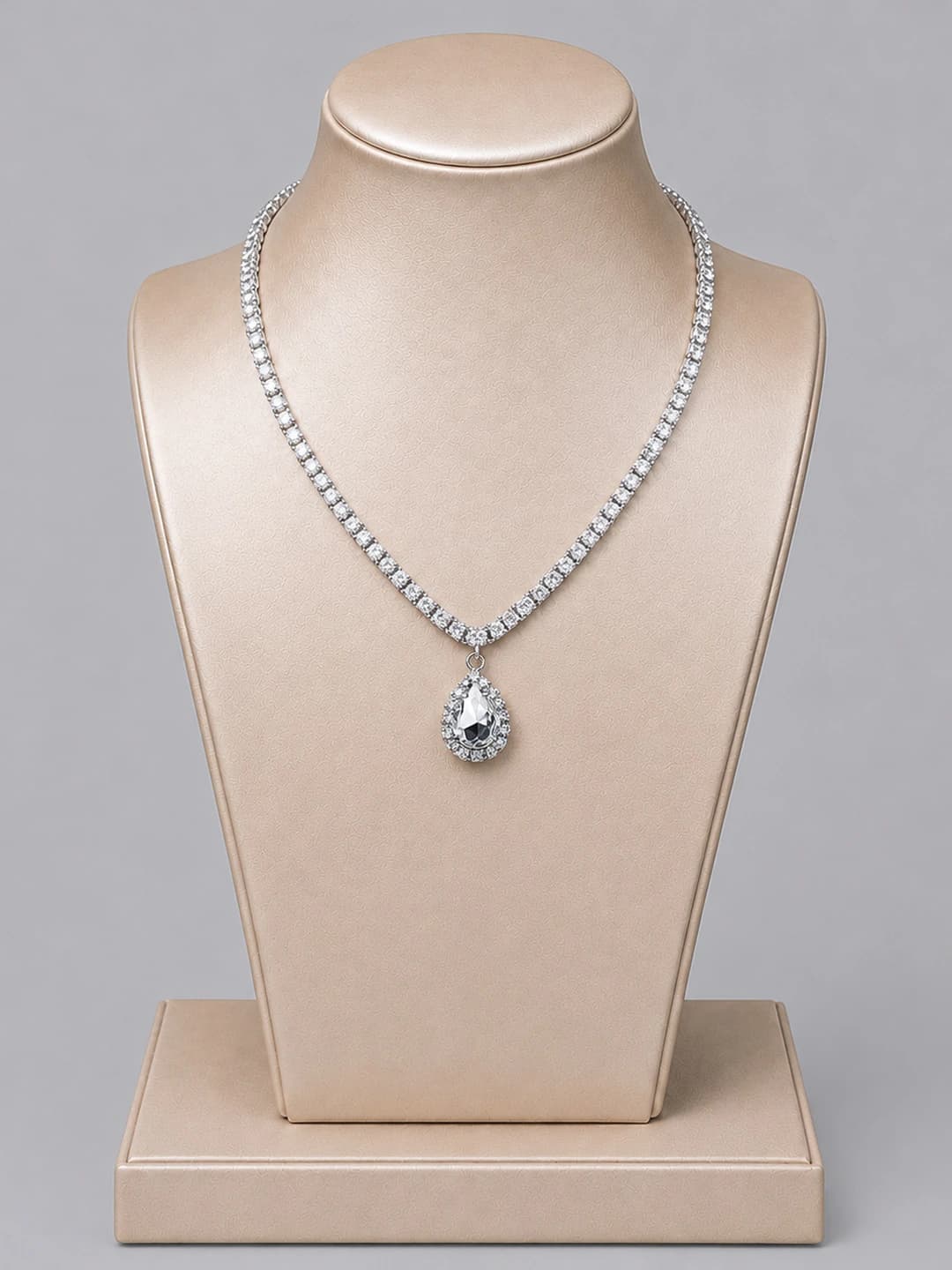 Silver luxury versatile necklace set