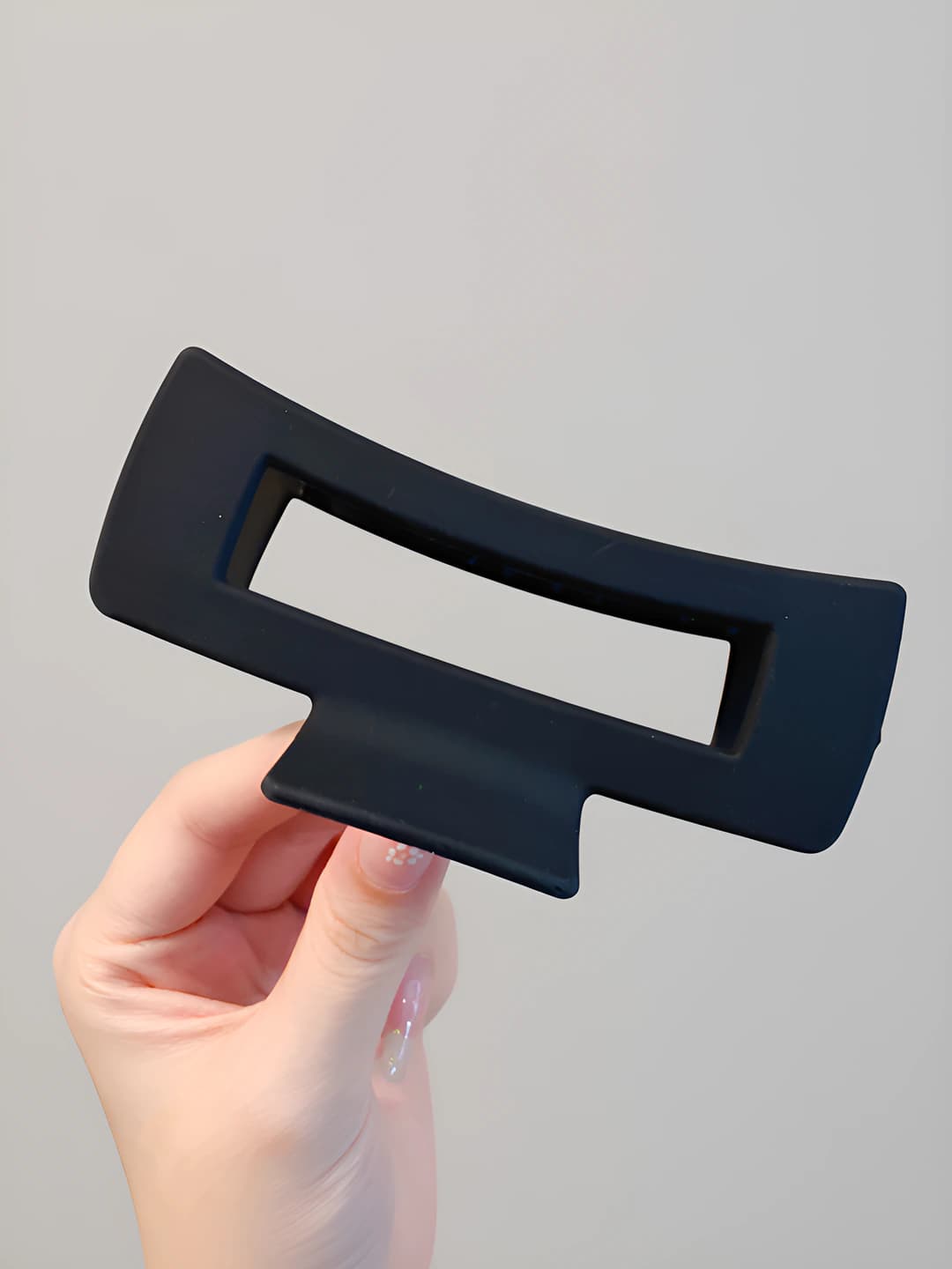 1# Black square clip