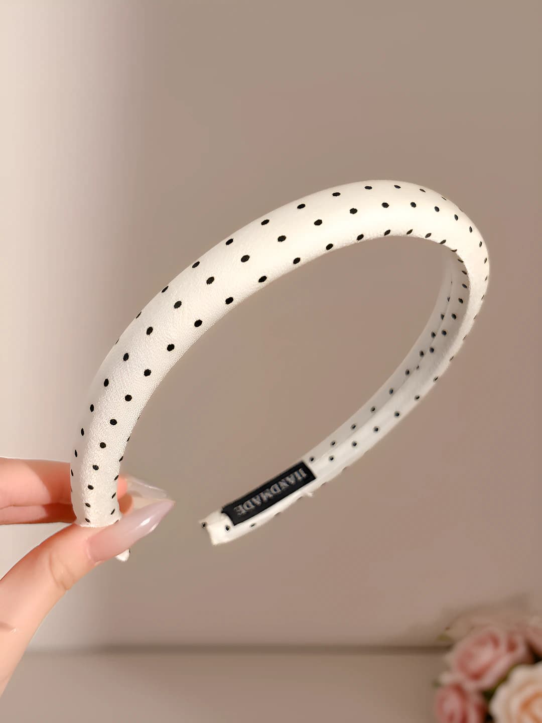 1# Off-white, polka dot, 1.5 cm