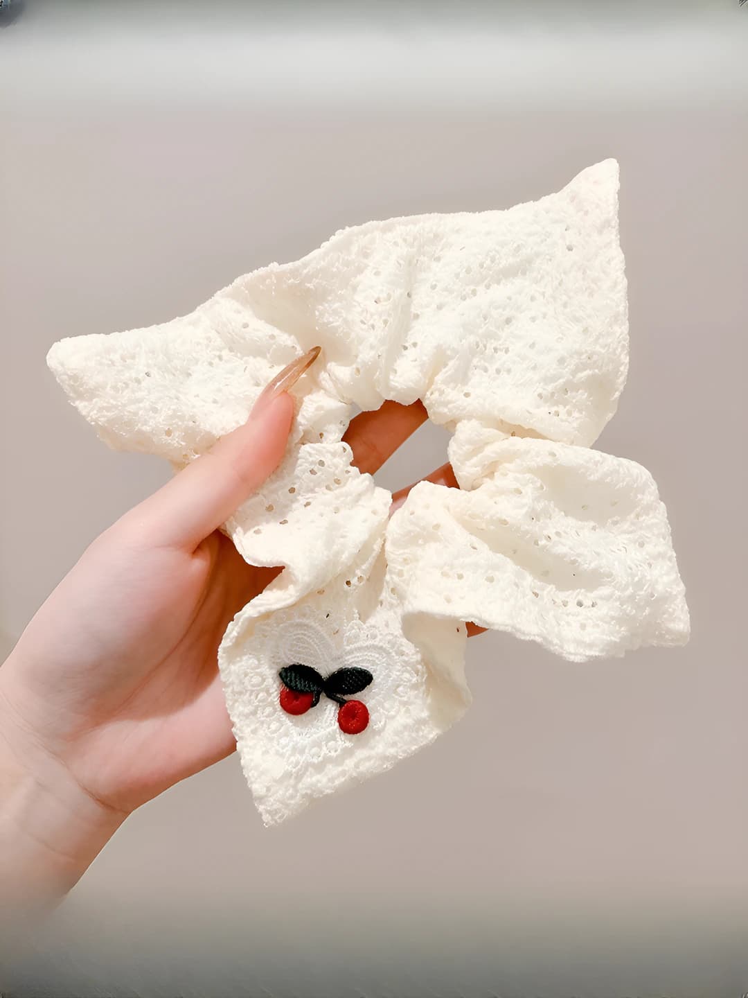 1# Yurak-shirin oq rangli oyma ruxat