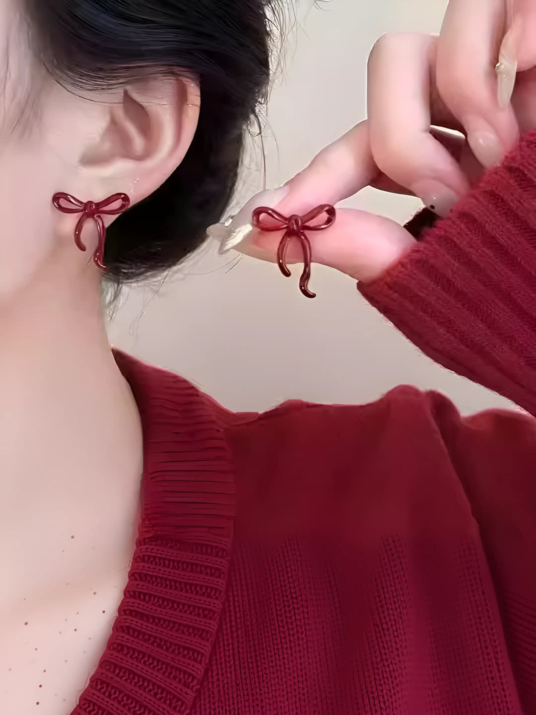Red bow studs