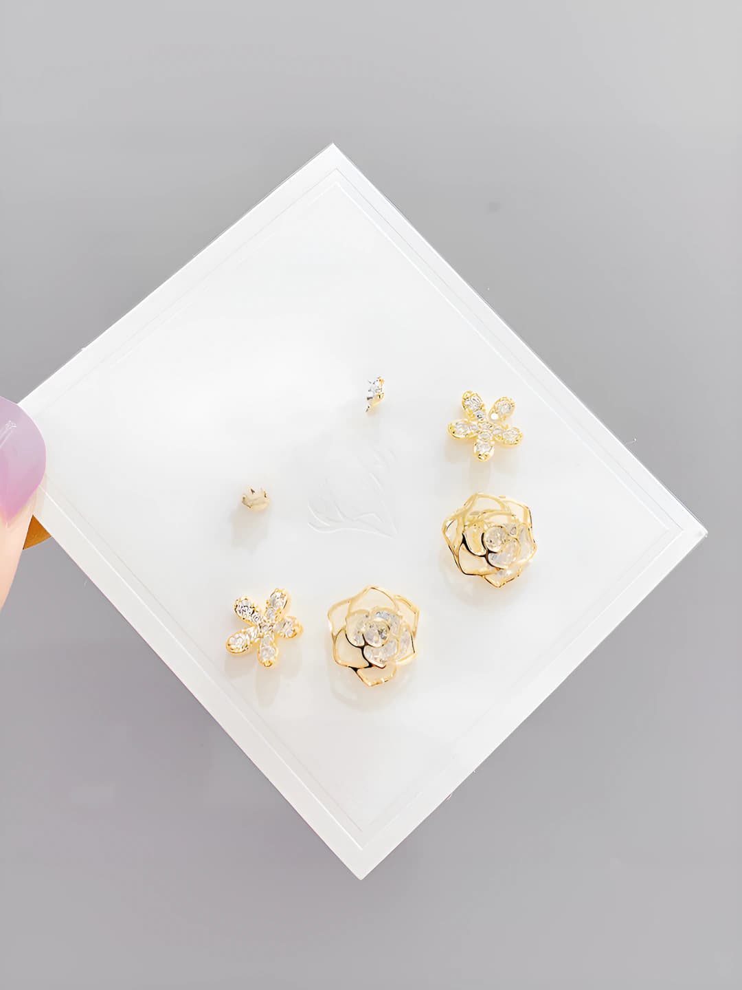 Ayollar uchun kumush tikanli mikro qotilgan tsirkoniyli gul barglari uchlik stud earrings to'plami