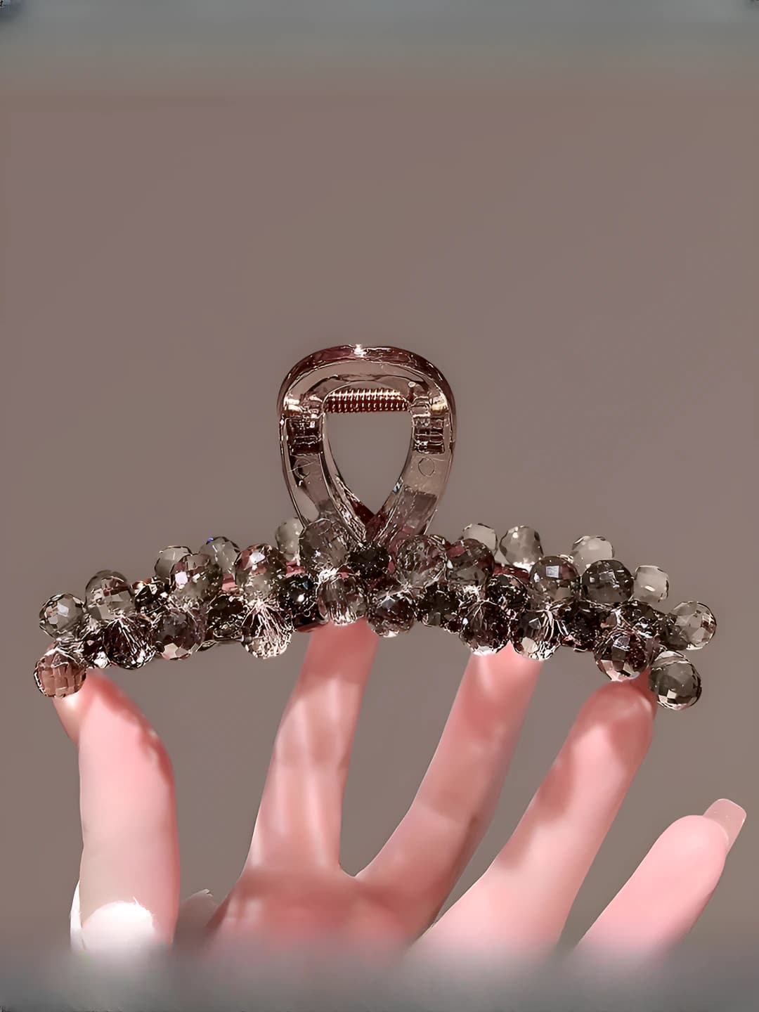 Women's crystal hair clip (shark clip), large size, made of artificial crystal and acrylic, handmade, with geometric design element, in xiao shang style