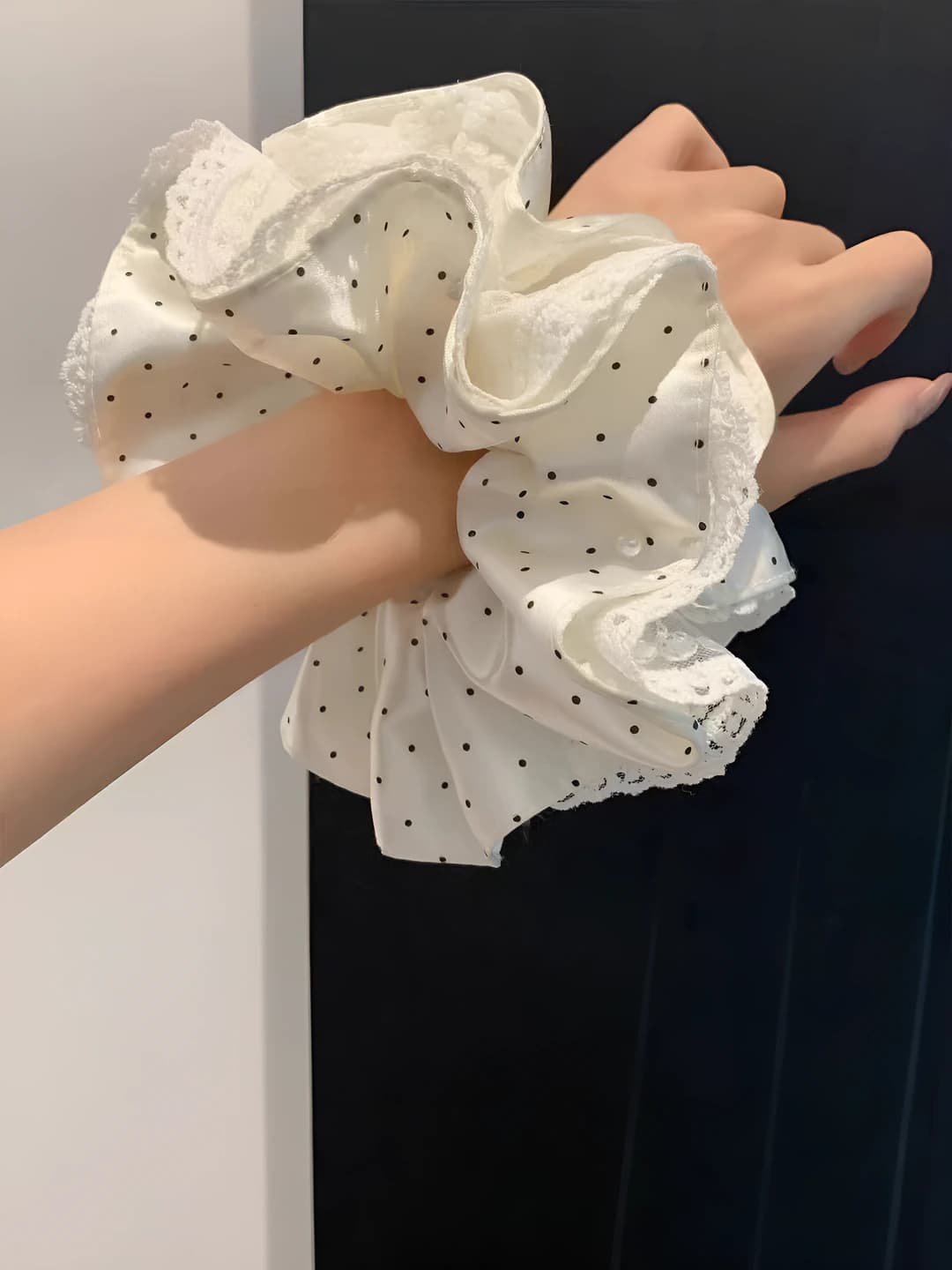 2# Белый атлас горошек кружево ~17 см