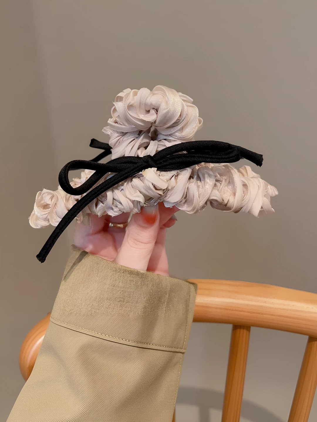 Ruffled bow clip