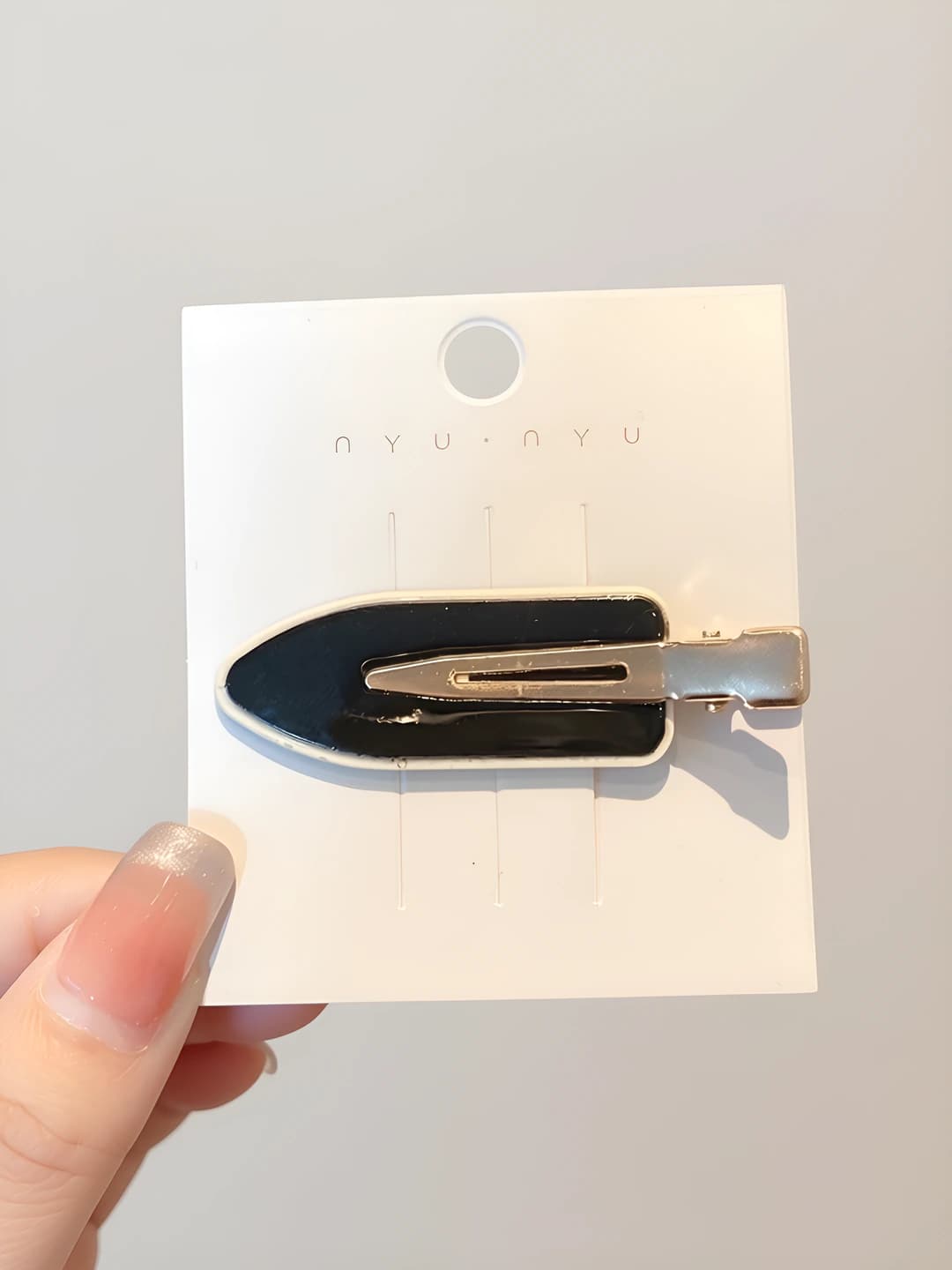 12# Black seamless clip