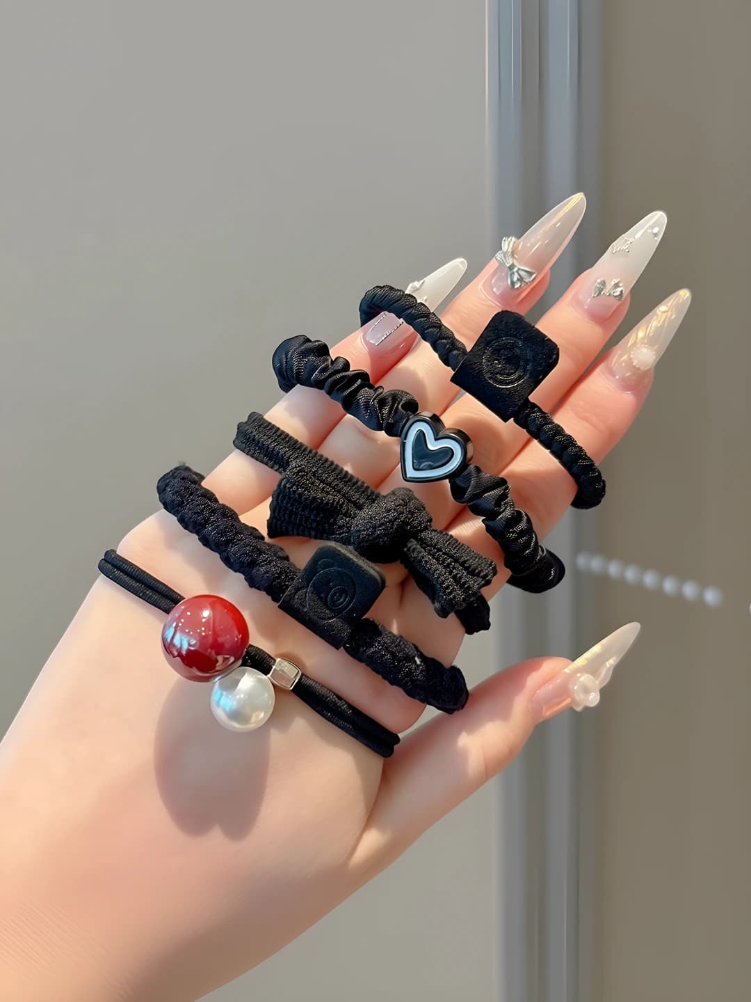 Чёрные блестящие бусины 5 шт #4-6cm