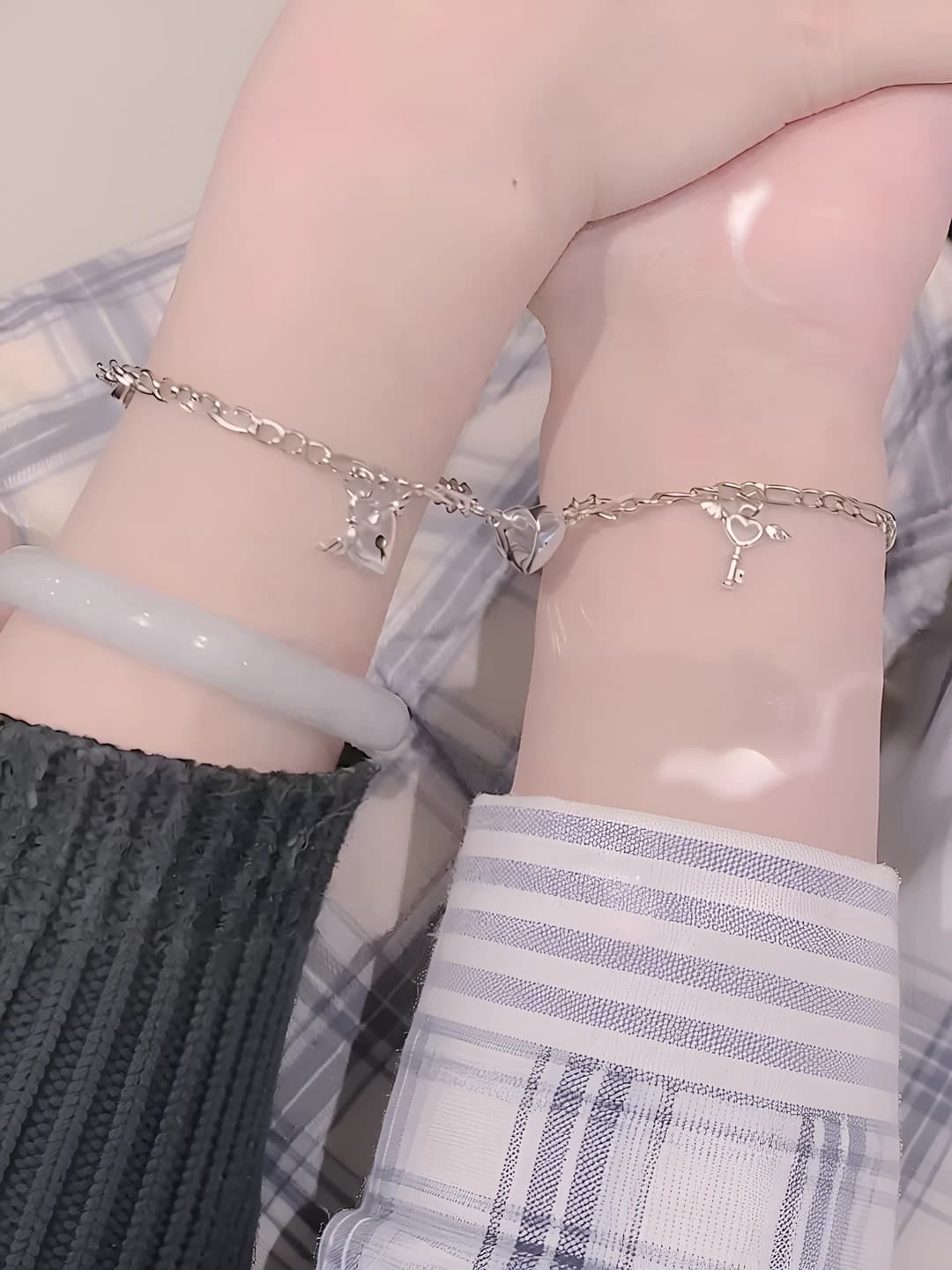 Men's and women's magnetic heart-shaped couple bracelet in simple style