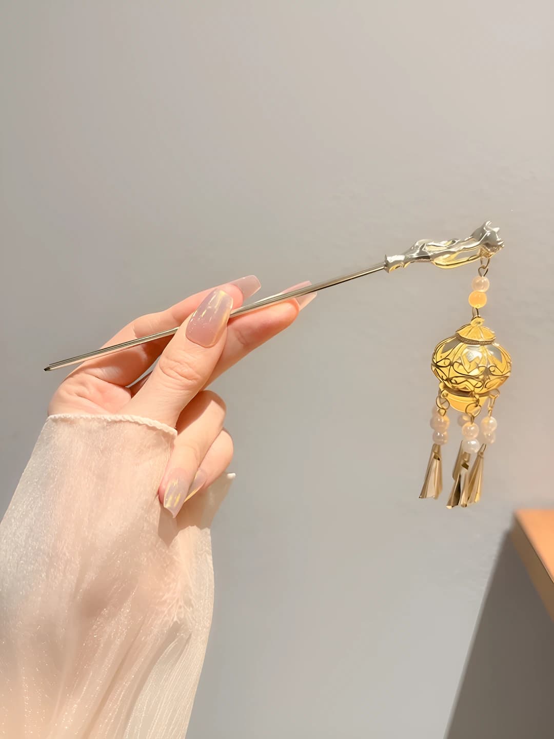 49# Round lantern hairpin