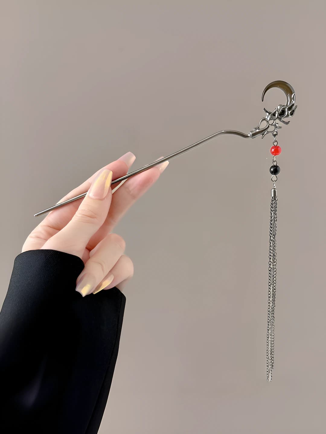 Moon chase hairpin