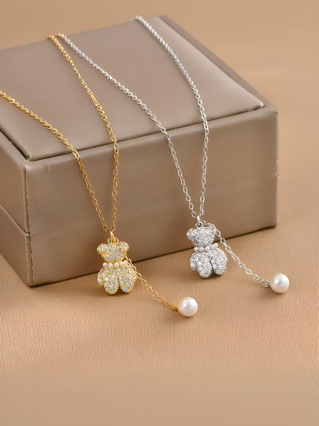 Women's long necklace with zircon bear, wave chain, French design