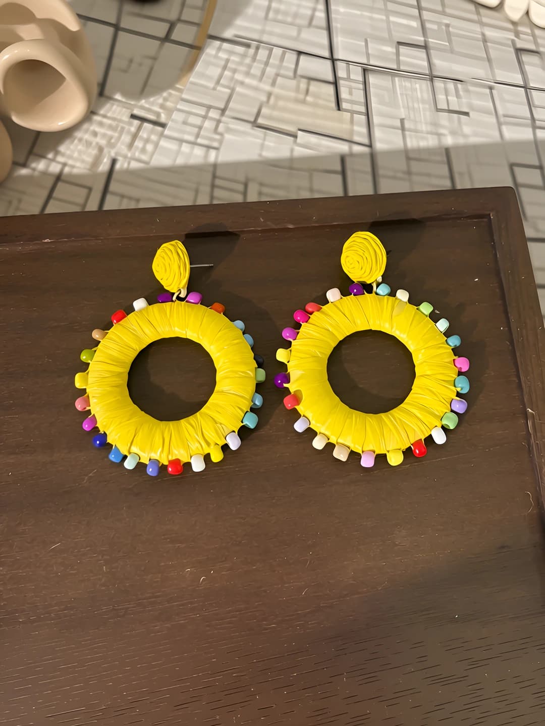 Yellow beaded earrings - 6.5 cm