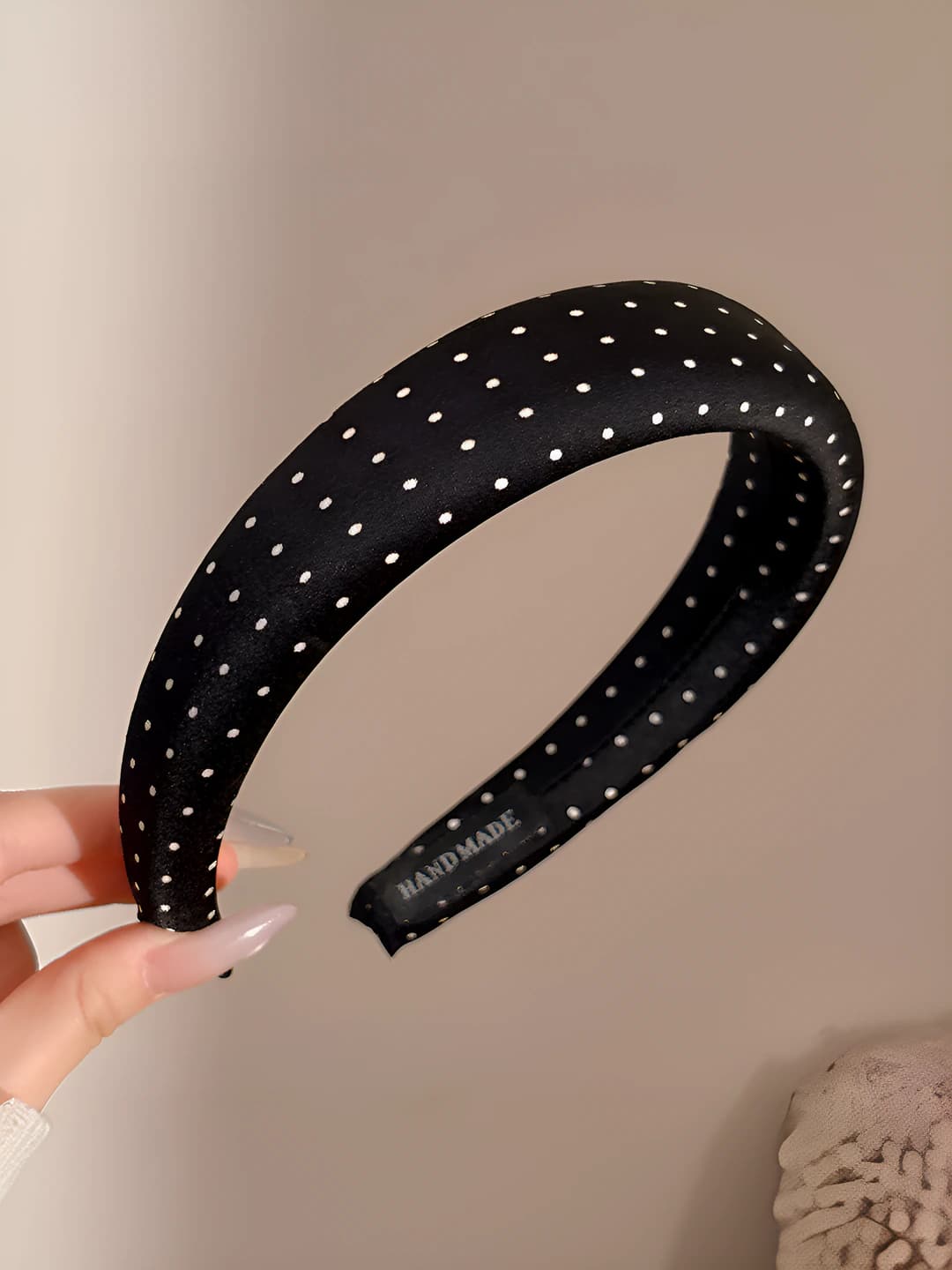 4# Black, polka dot, 3 cm