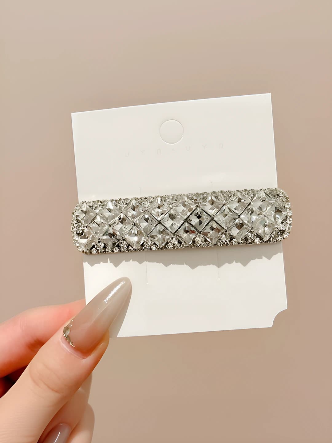 1# Crystal white, zircon, 7.5 cm