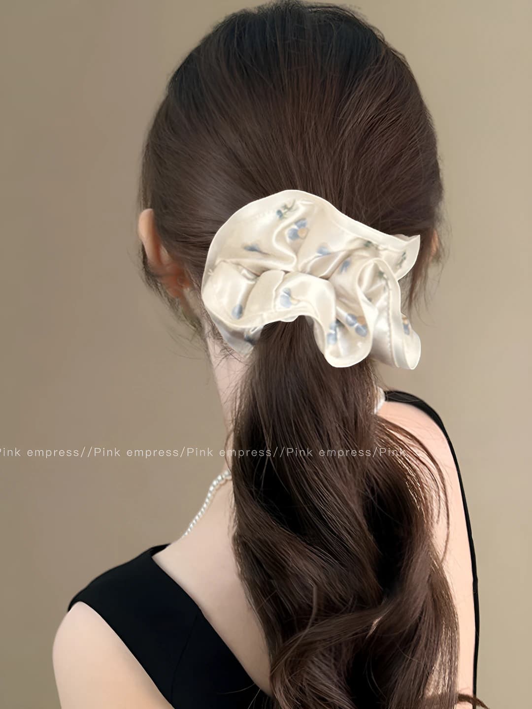 1# Small orchid satin scrunchie ~14 cm