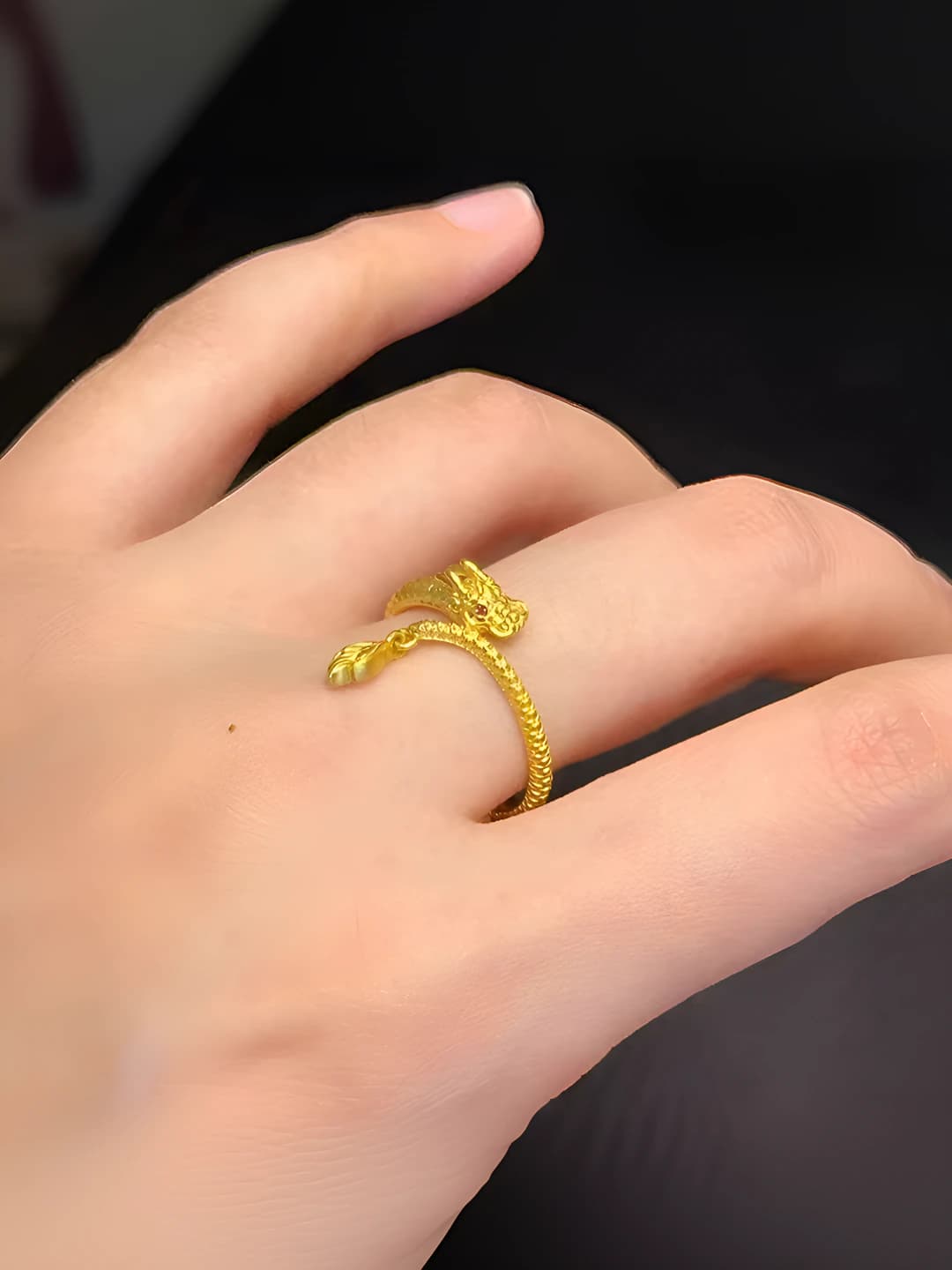Yellow gold, Dragon