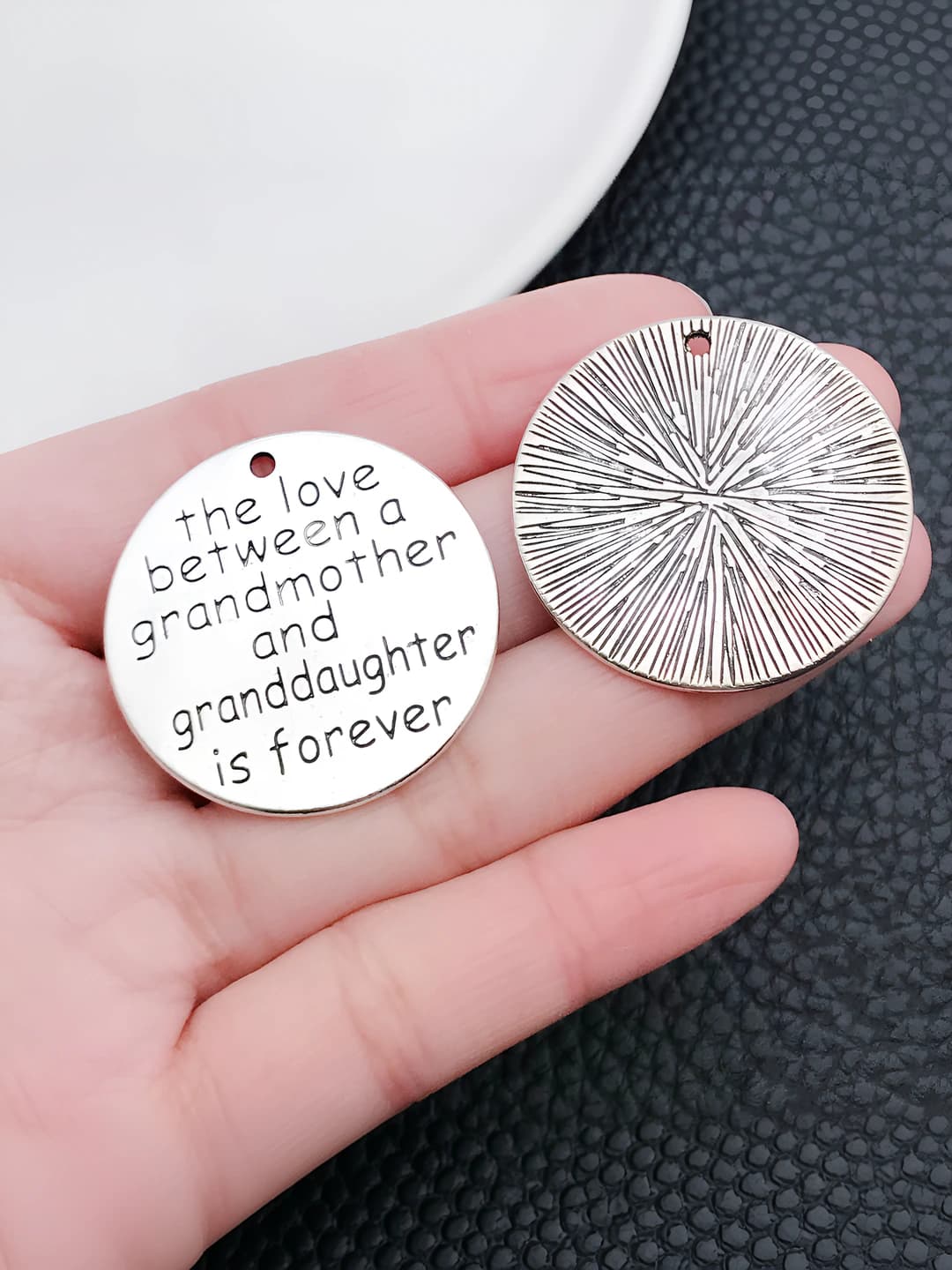 'thelovebetween' plita, 32x32mm, 8g