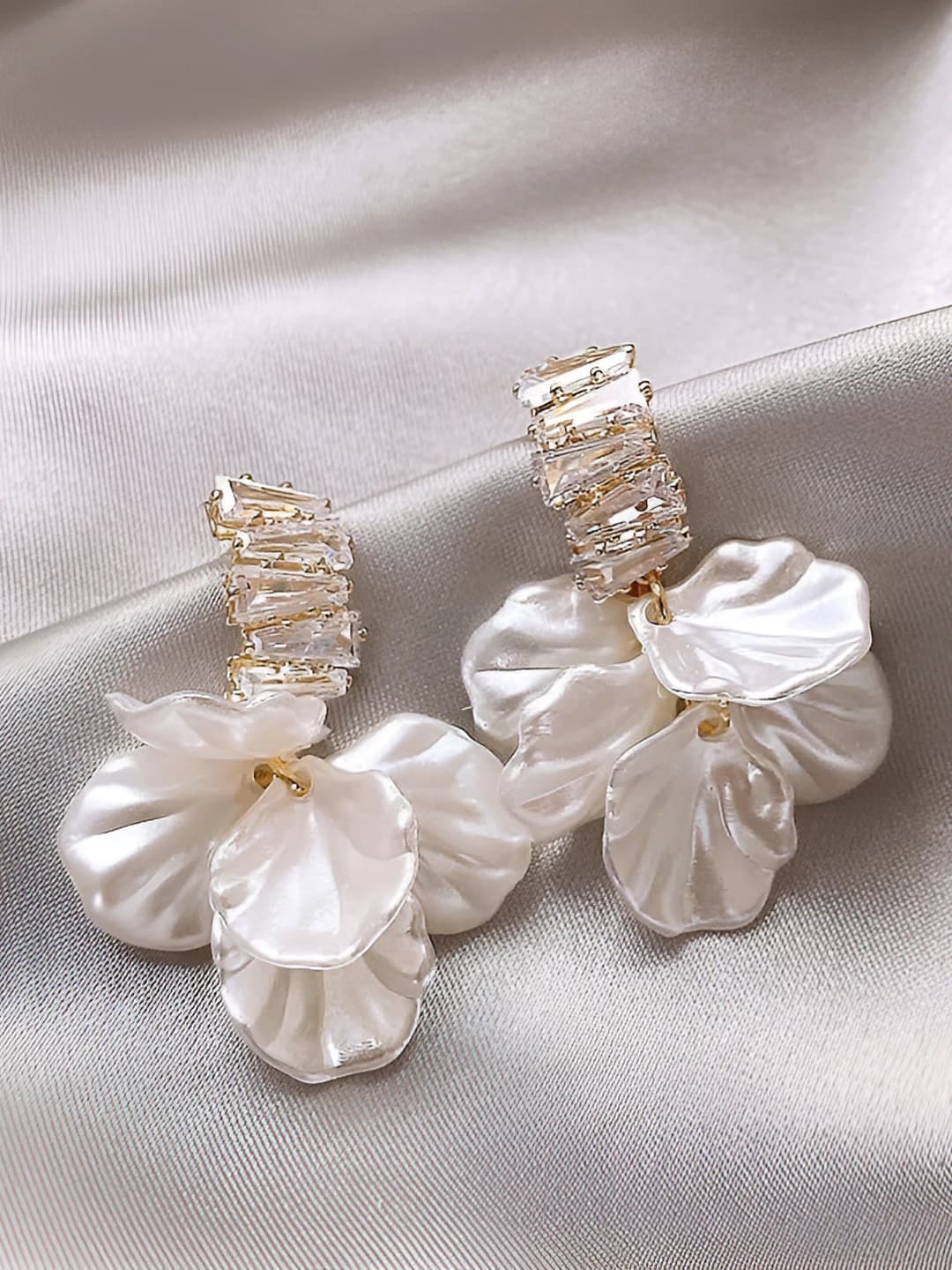Shell flower earrings