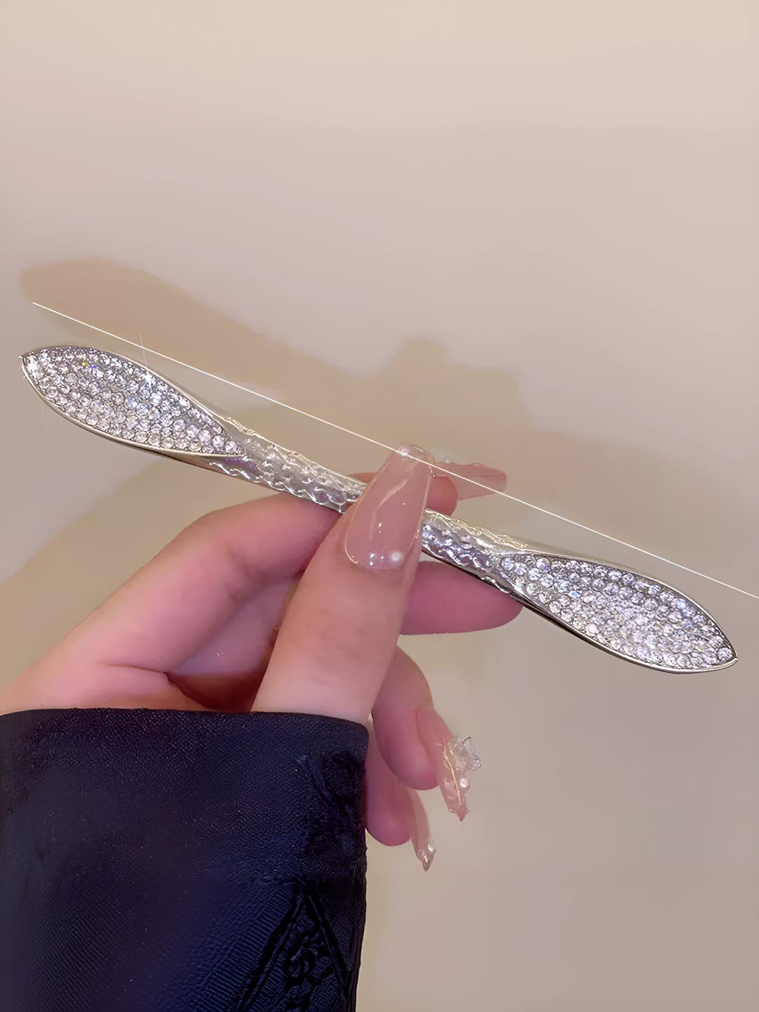 I12 Silver leaf, diamonds