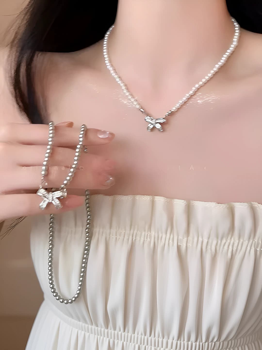 Women's beaded necklaces with bow pendant made of imitation pearls in French retro style